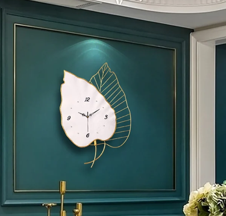 DOUBLE BEETAL LEAF WALLCLOCK WHITE & GOLD 24INCH