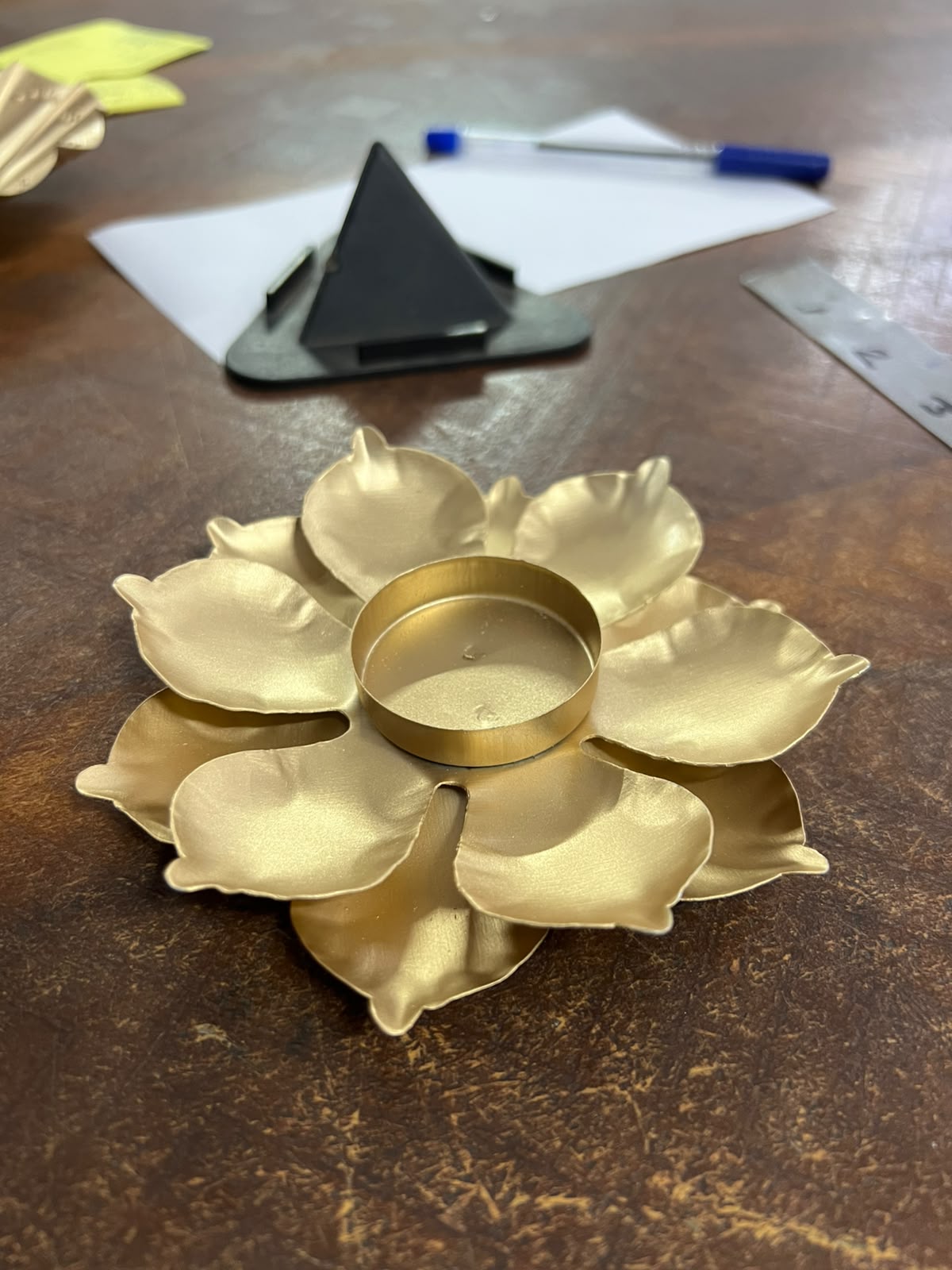 METAL LEAF FLOWER 5INCH (PACK OF 25)